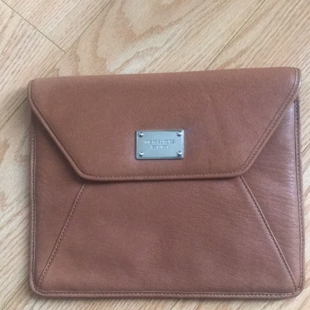 NWOT Michael Kors Leather Tan Case